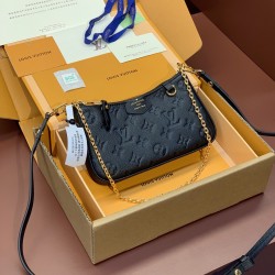 M81066 Easy Pouch On Strap Handbag
