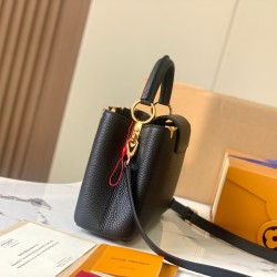  M23331Capucines Small HandbagSize：27 * 18 * 9Cm