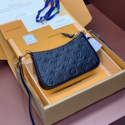 M81066 Easy Pouch On Strap Handbag