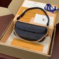 M82211 Wallet On Chain Ivy Handbag