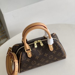 M50202Onthegomini Handbags