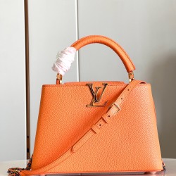 Capucines BB HandbagM22055size：27x18x9cm 