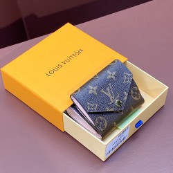 。 M81665CELESTE Wallet