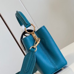 M48865Capucines  size:21x14x8 cm