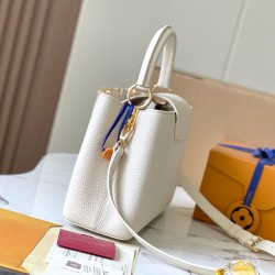  M23332Capucines Medium HandbagSize：31.5 * 20 * 11Cm