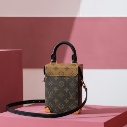 M82465 CAMERA BOX Handbag