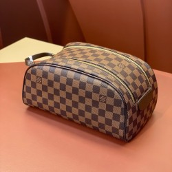 47528Damier Graphite Cosmetic Bag-size28x16x13cm。