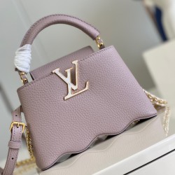  M22122Capucines Capushell Mini Handbag22 x 14 x 7.5 