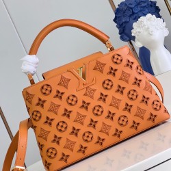 M22863Capucines MM Handbagssize：31.5x20x11cm
