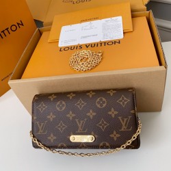 LiLy Woc Handbag M82509 ：20.5*10*3.5cm