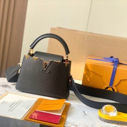 M23330 Capucines Mini HandbagSize：21 * 14 * 8Cm