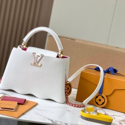  M22123Capucines Capushell Mini Tote Bag Size:27 * 18 * 9 cm