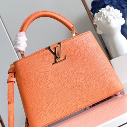 Capucines BB HandbagM22055size：27x18x9cm 