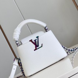M22055 White Mini Capucines Mini Handbagssize：21x14x8cm