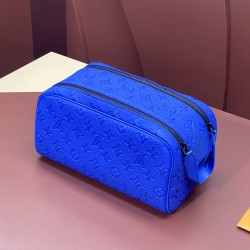 M82576 Dopp Kit Toiletry Bag：28 x 15 x 16.5