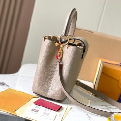  M23332Capucines Medium HandbagSize：31.5 * 20 * 11Cm