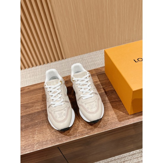 LV SNEAKERS