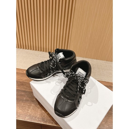 sneakers sneakers