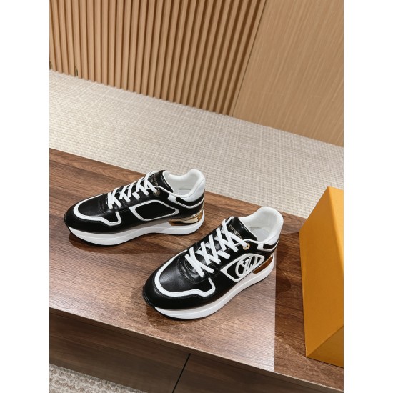 LV SNEAKERS