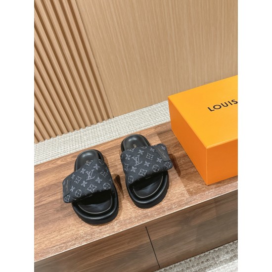 LV SLIPPERS