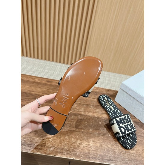 slippers slippers