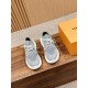 LV SNEAKERS