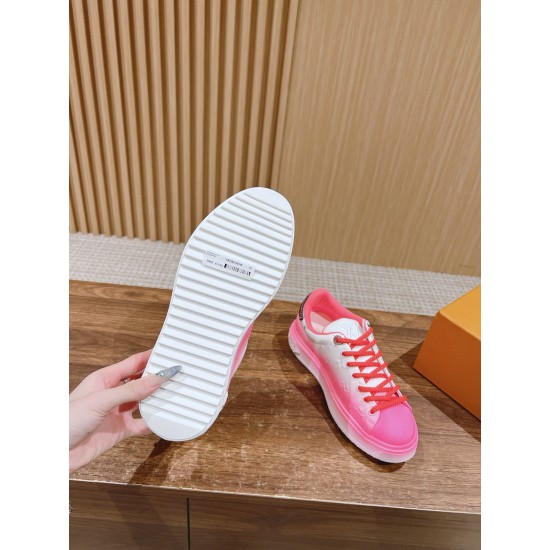 LV SNEAKERS