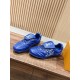 LV SNEAKERS