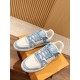 LV SNEAKERS