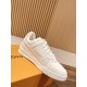 LV SNEAKERS