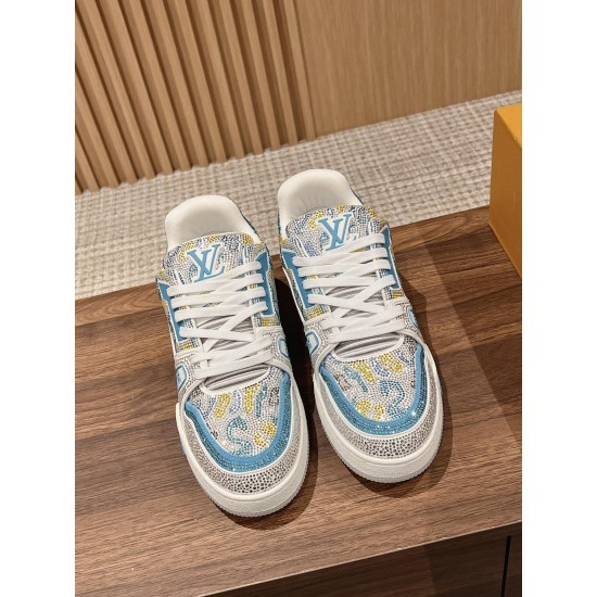 LV SNEAKERS