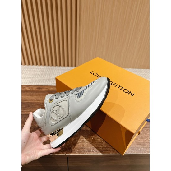 LV SNEAKERS