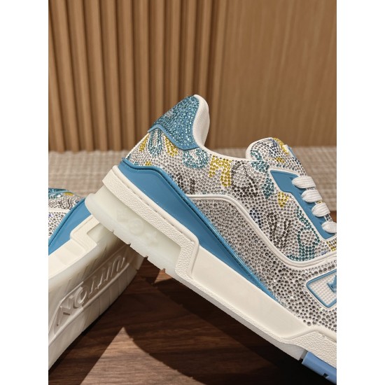 LV SNEAKERS