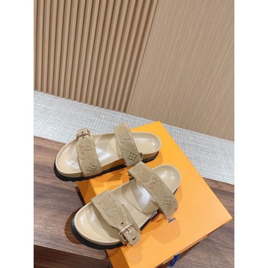 LV SLIPPERS