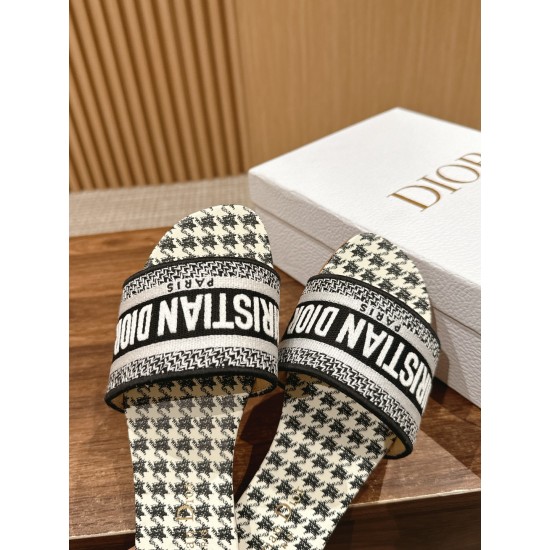 slippers slippers