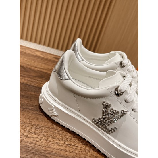 LV SNEAKERS