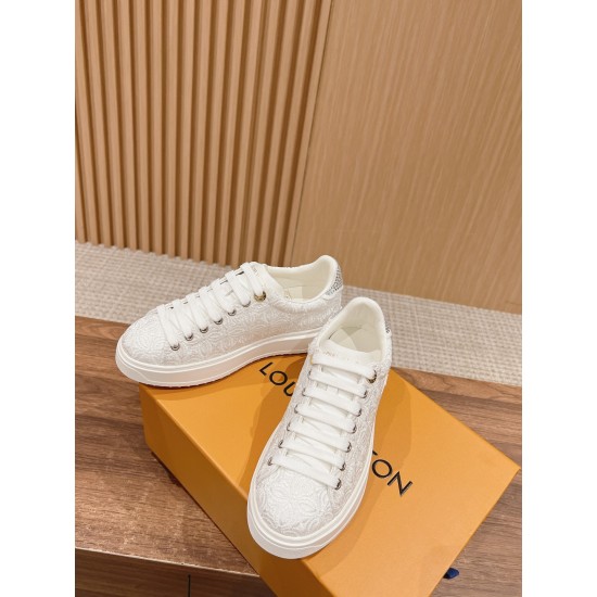 LV SNEAKERS
