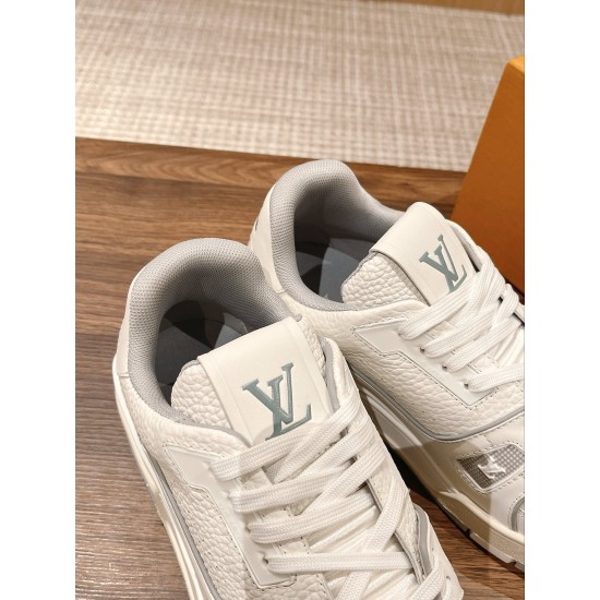 LV SNEAKERS