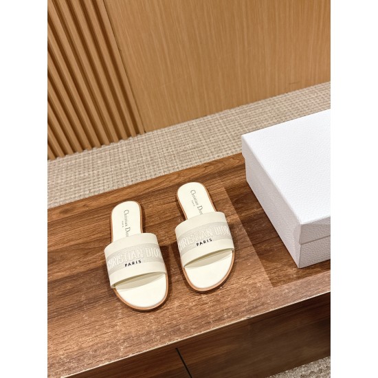 slippers slippers