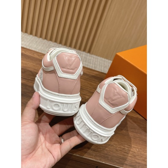 LV SNEAKERS