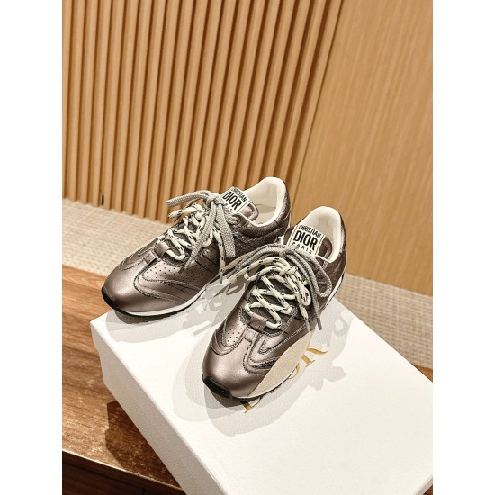 sneakers sneakers