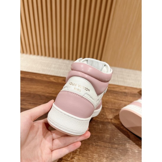 LV SNEAKERS