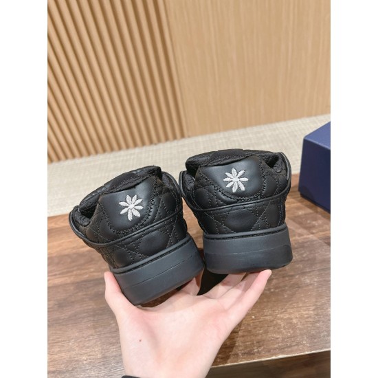 sneakers sneakers