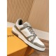 LV SNEAKERS