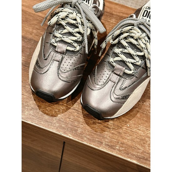 sneakers sneakers