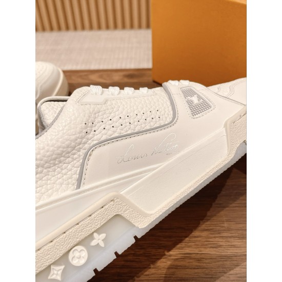 LV SNEAKERS