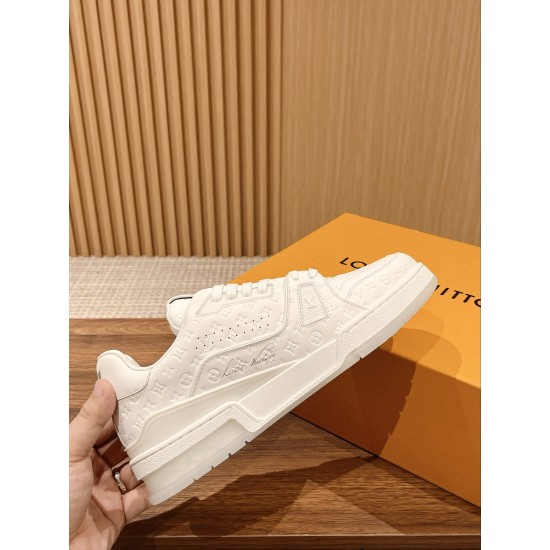 LV SNEAKERS