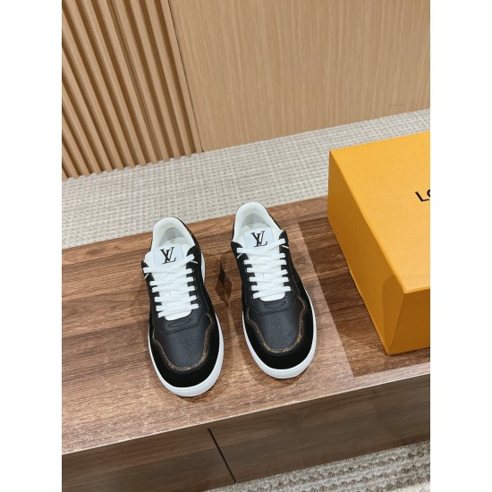 LV SNEAKERS