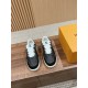 LV SNEAKERS
