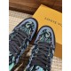 LV SNEAKERS